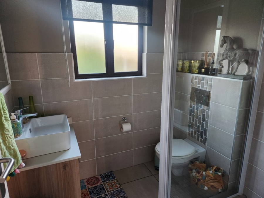 To Let 4 Bedroom Property for Rent in Ifafi North West